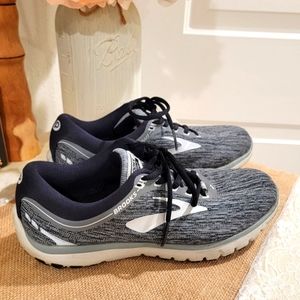 Brooks Pure Flow 7 Size 9